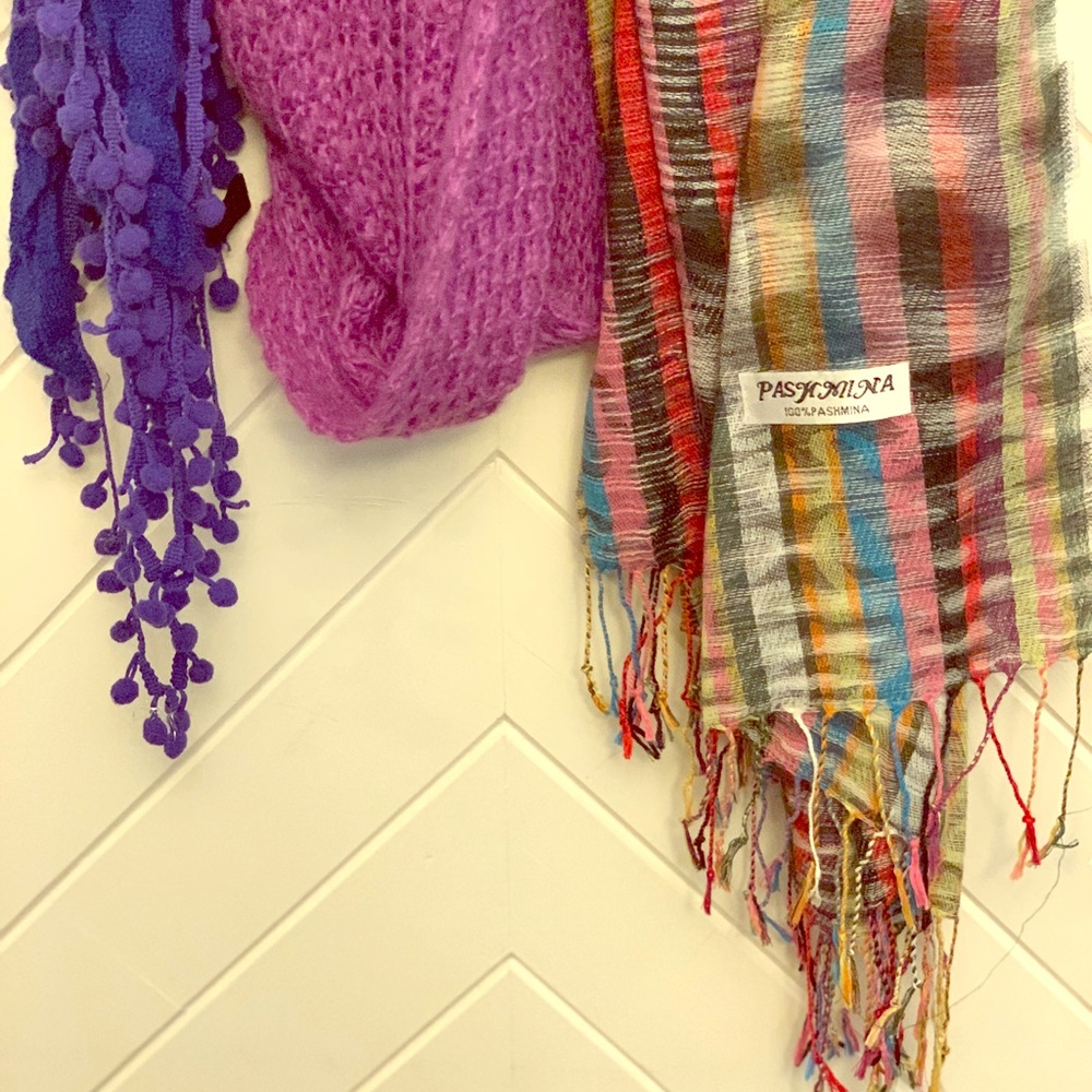 Lot of 3 nice scarves